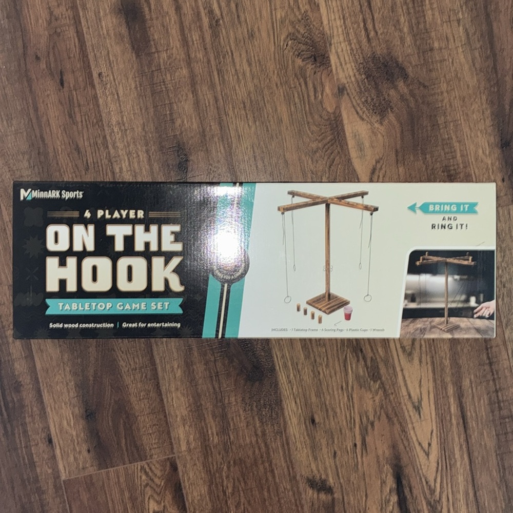 On The Hook Tabletop Game Set - Brown wood 4 Player BRAND NEW IN BOX UNOPENED